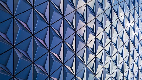 lila-blaue-wand