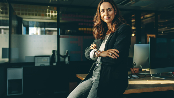 Interim-Management-Woman-Business-680x382